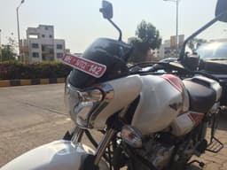 Bajaj V15 photo gallery
